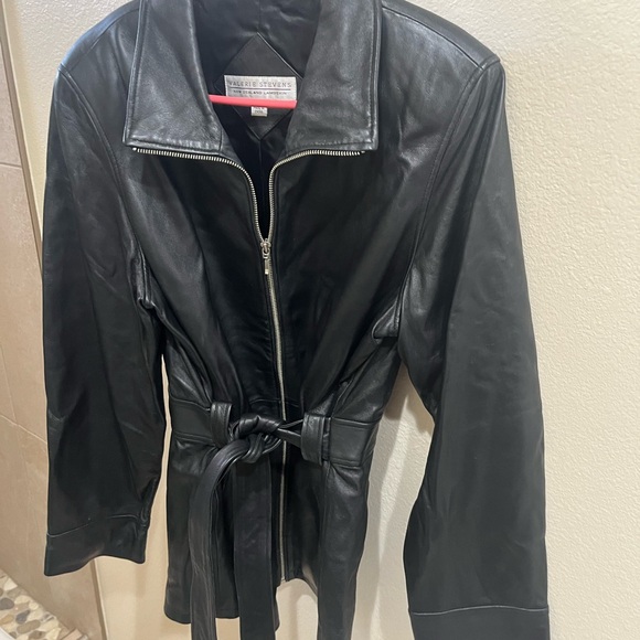 Leather jacket - Picture 2 of 2